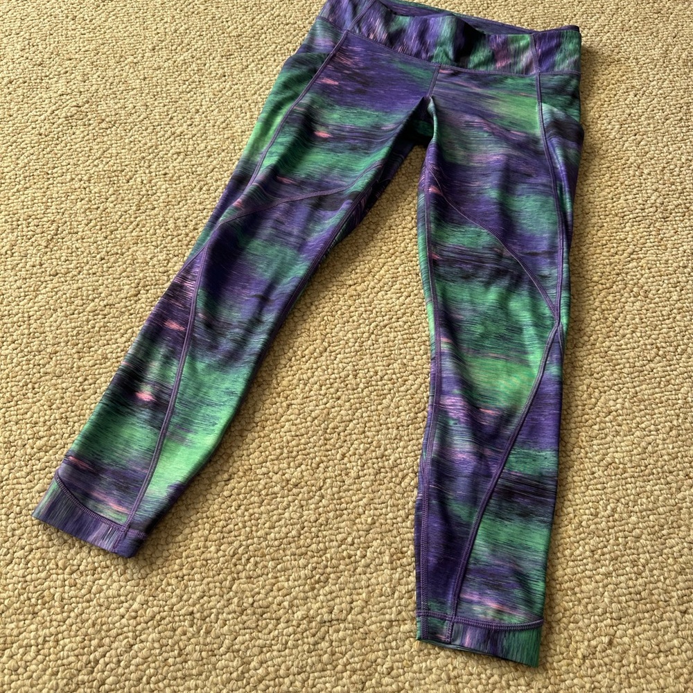 Lululemon vibrant leggings size 8
